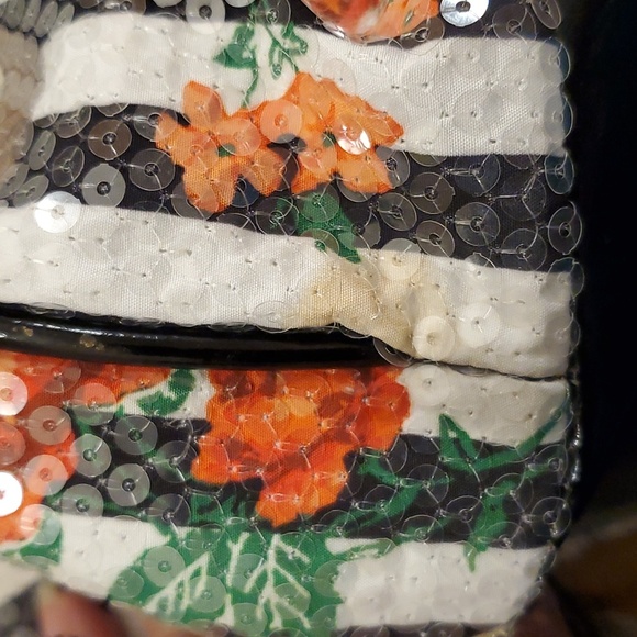 Betseyville Roses and Anchors sequins bag - Picture 13 of 14